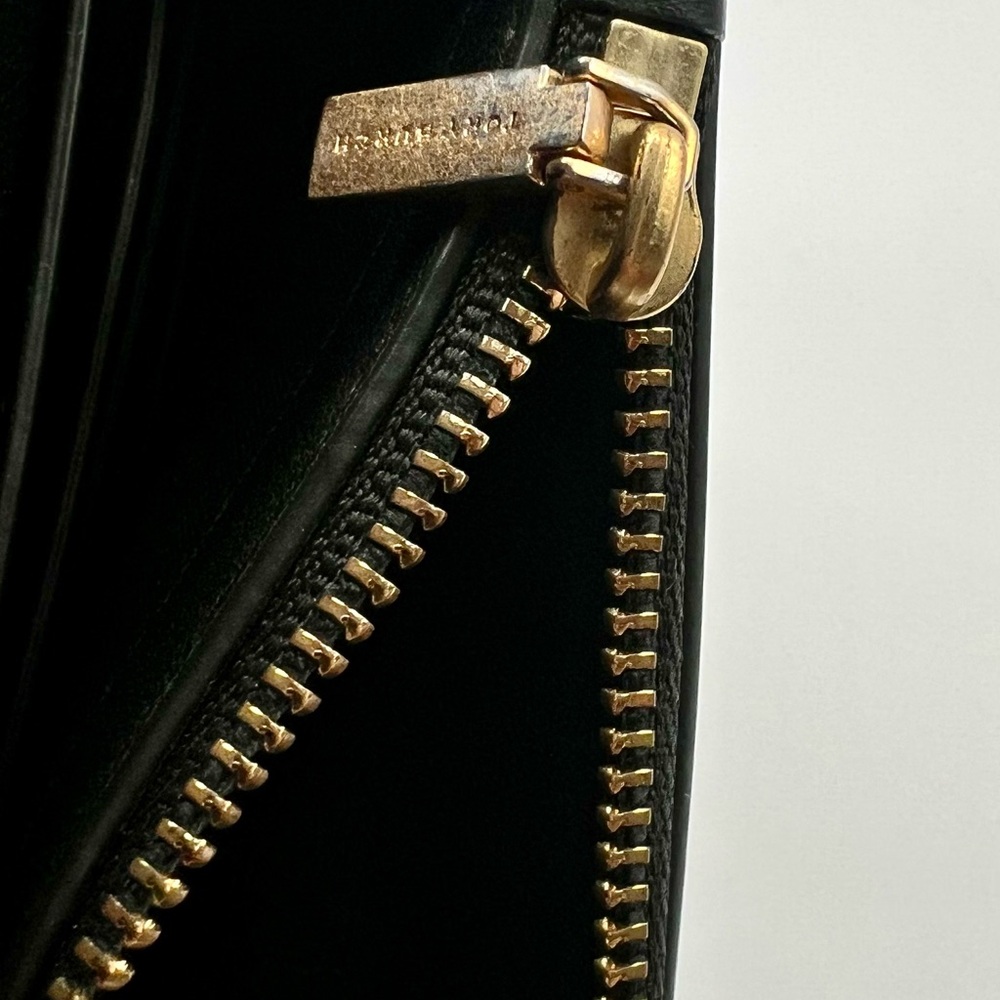 ❌❌ SOLD❌❌ Tory Burch Black Quilted Crossbody Bag with Tassel - Picture 14 of 15
